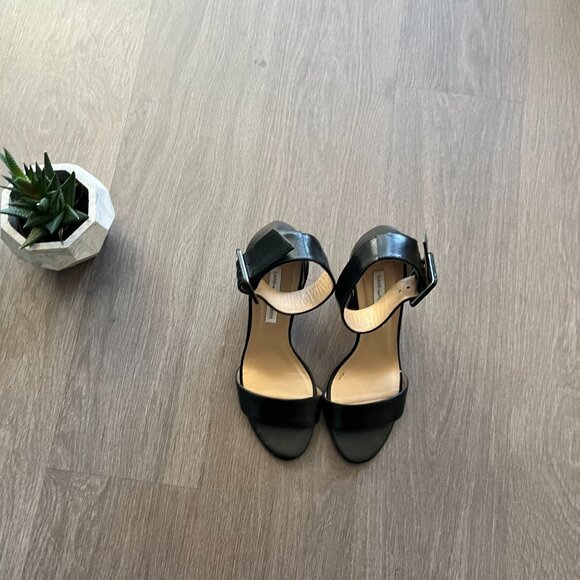 Diane Von Furstenberg Black Leather Sandals with Tortoiseshell Heel Detail - Picture 3 of 13